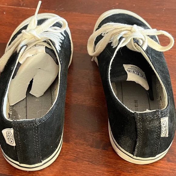 keen shoes, never worn.  the sole is missing! (Size 9 1/2 Men) - Picture 3 of 6
